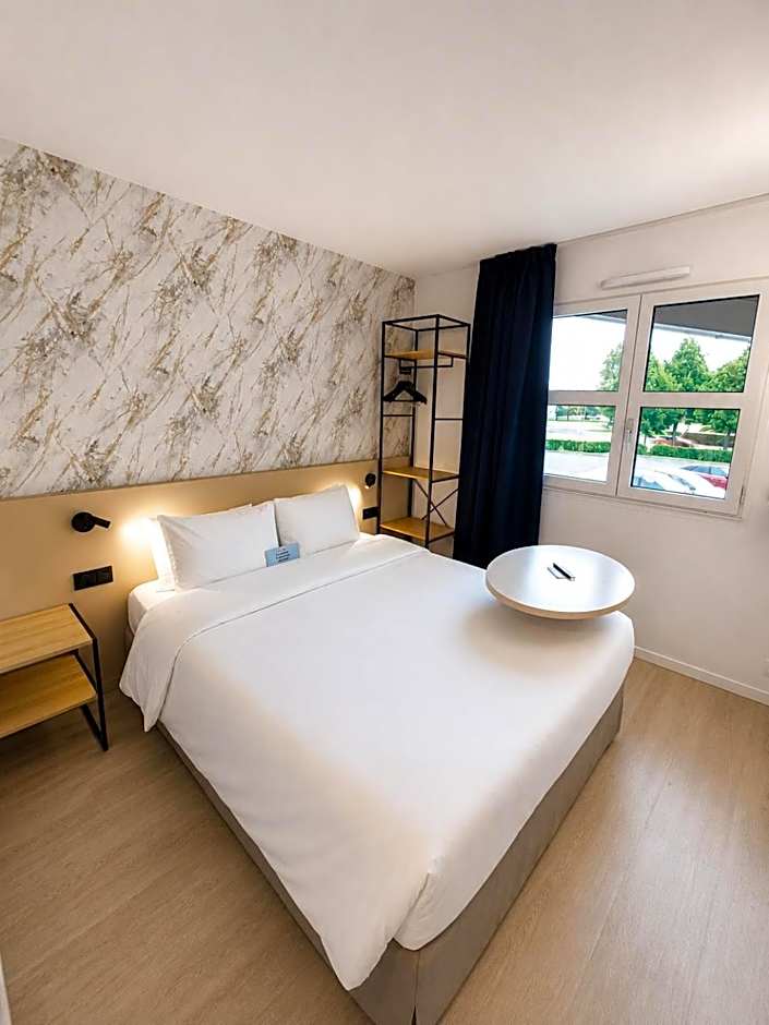 Kyriad Hotel La Fleche