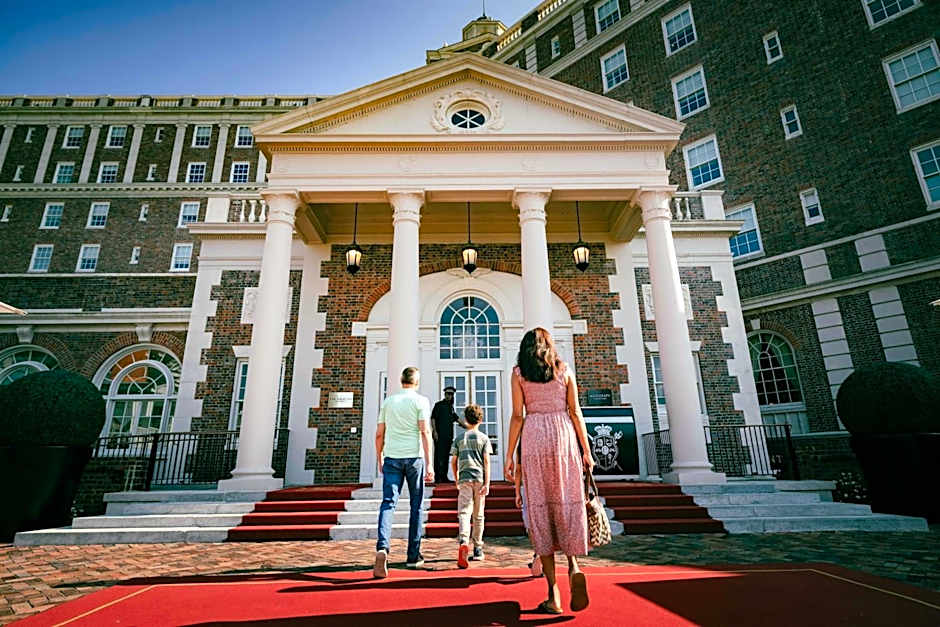 The Historic Cavalier Hotel and Beach Club, Autograph Collection 