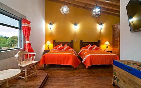 Deluxe Queen Suite