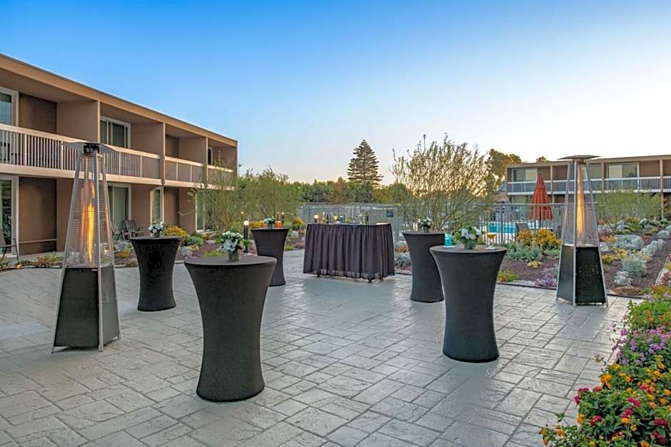 Holiday Inn Oxnard - Ventura by IHG