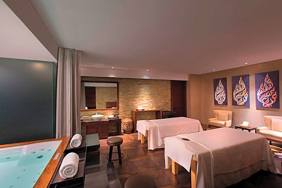 Sheraton Grand Bangalore Hotel At Brigade Gateway
