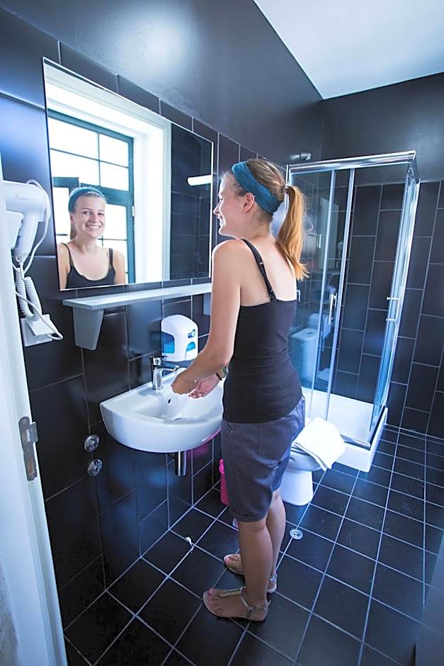 Nice Way Porto Hostel