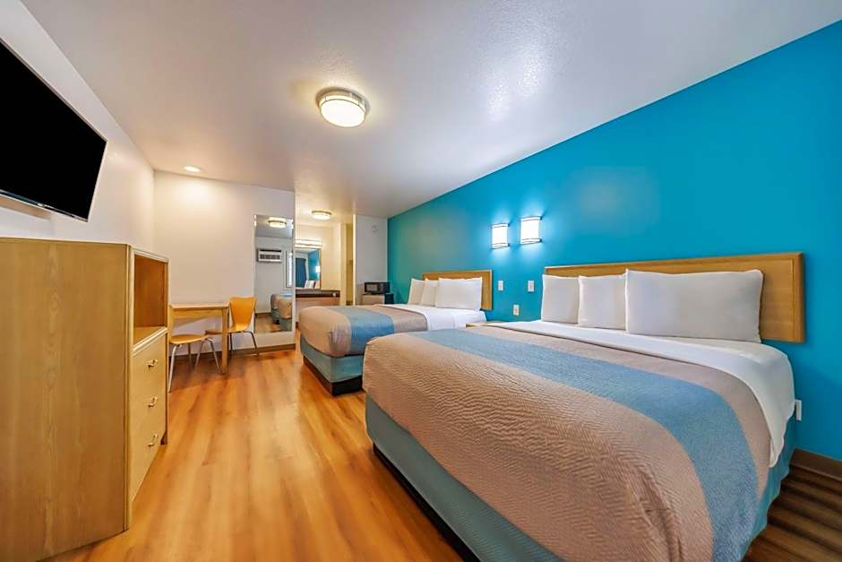 Motel 6-Canby, OR