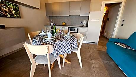 Superior Two-Bedroom Apartment with Lake View