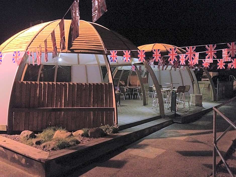 Three Horseshoes Country Inn