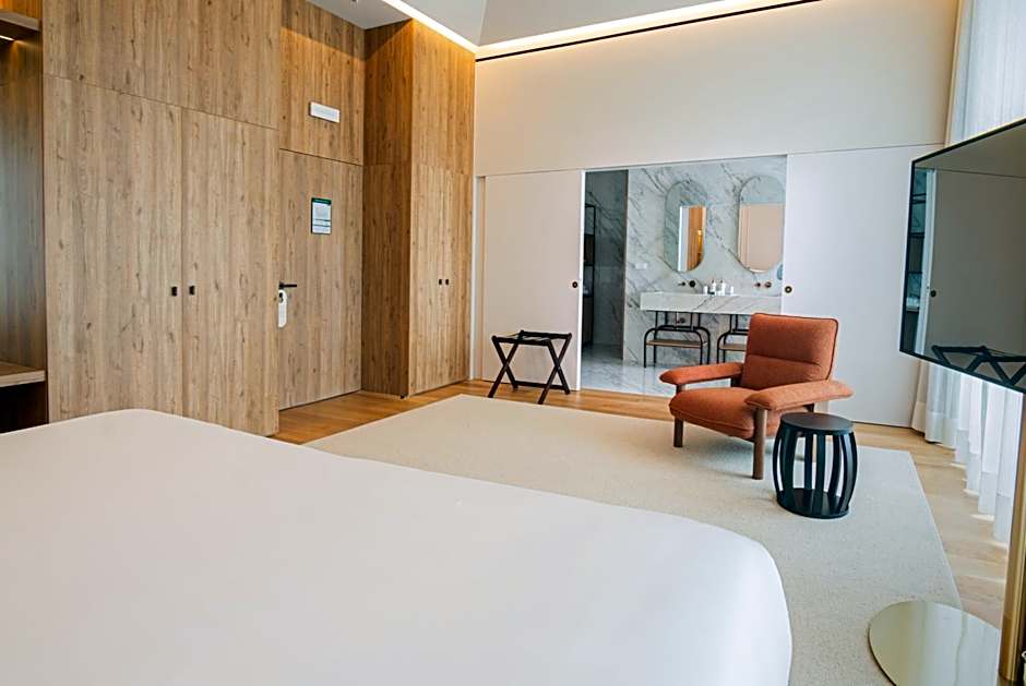 The Lince Santa Clara