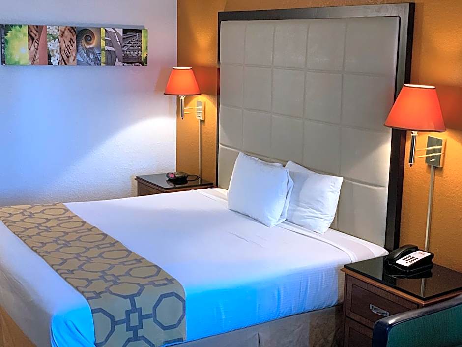 Brentwood Inn & Suites
