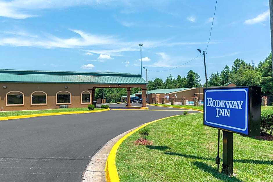 Travelodge by Wyndham Macon West