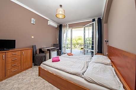 Queen Room with Balcony