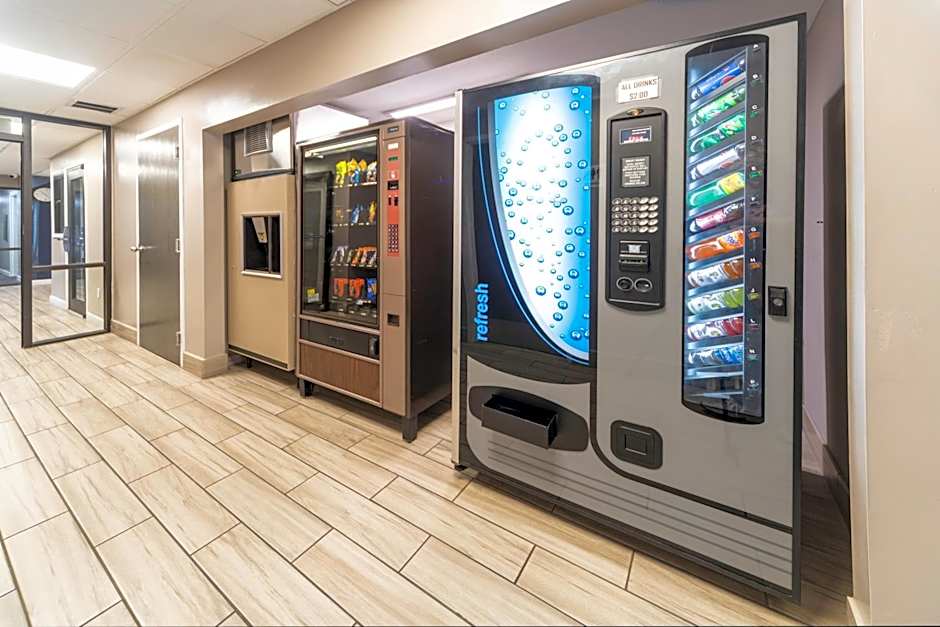 BridgePointe Inn & Suites by BPhotels, Council Bluffs, Omaha Area