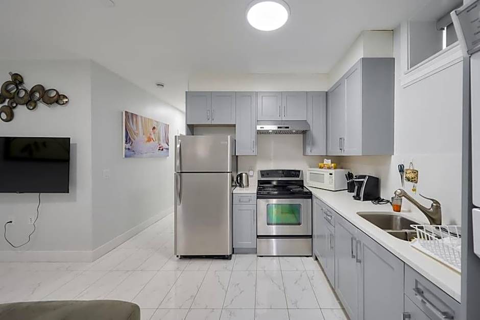 Basement Suite In Vancouver