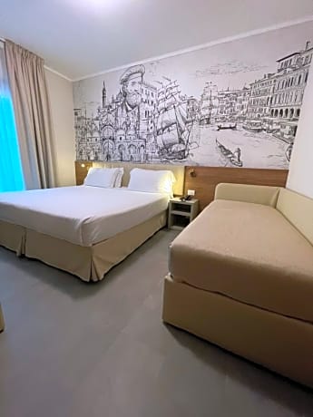 Comfort Triple Room