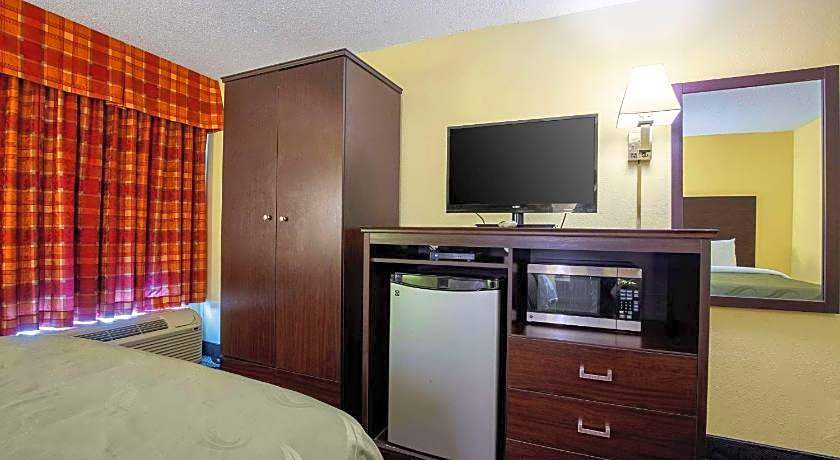 Quality Inn Holly Springs South
