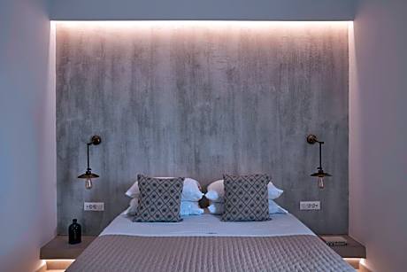 Deluxe One Bedroom Suite with View and Jetted Tub