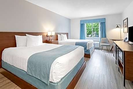 Queen Room with Two Queen Beds - Dog Friendly
