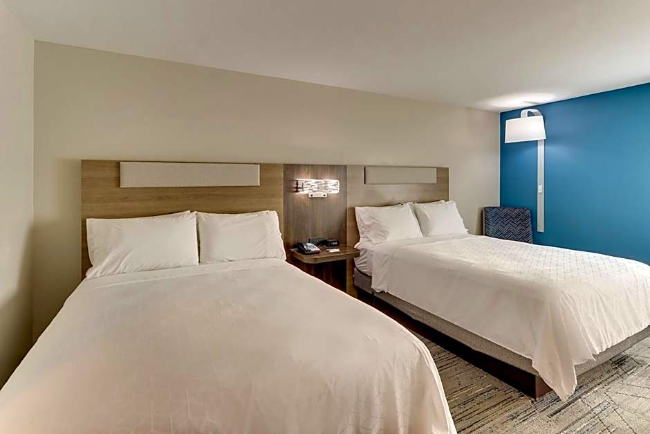Holiday Inn Express & Suites Columbus North By IHG