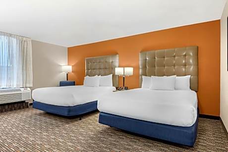 Deluxe Queen Room with Two Queen Beds - Accessible, Tub