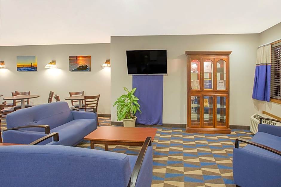 Microtel Inn & Suites by Wyndham Manistee