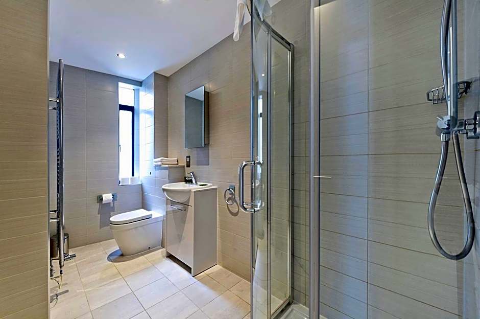 Red Lion Court by City2Stay