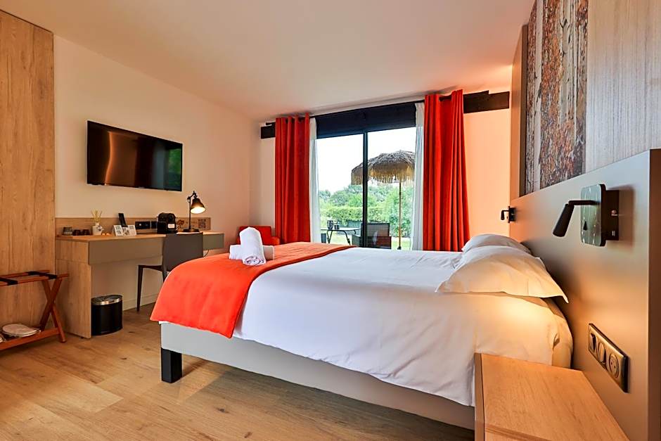 Logis Hôtel & Spa Déjeunez Sous L'Arbre