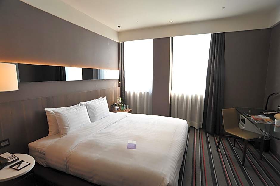 Photo 1 of 7 of Premier, City View