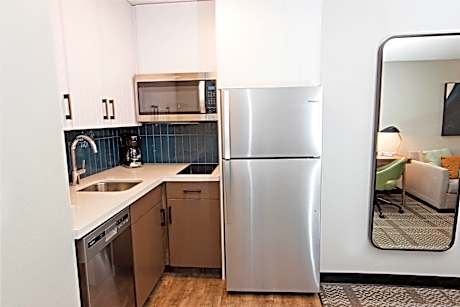 1 King Bed Studio Suite