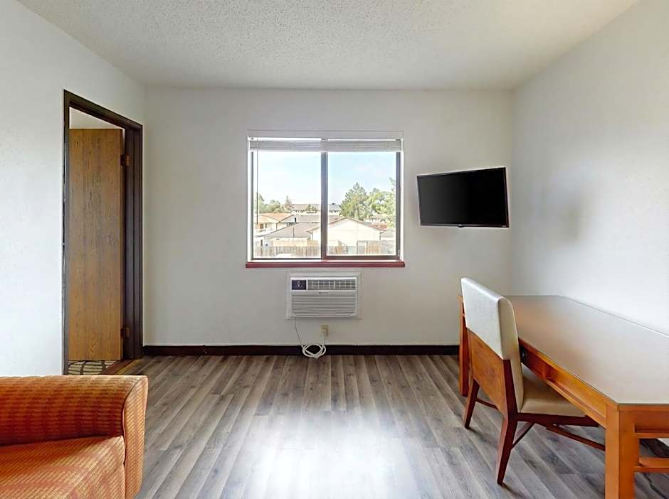 Oscoda Lakeside Hotel