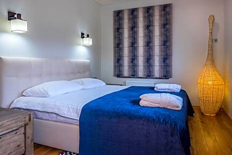 Suite with Lake View