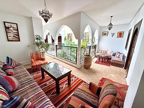 Riad Achwaq