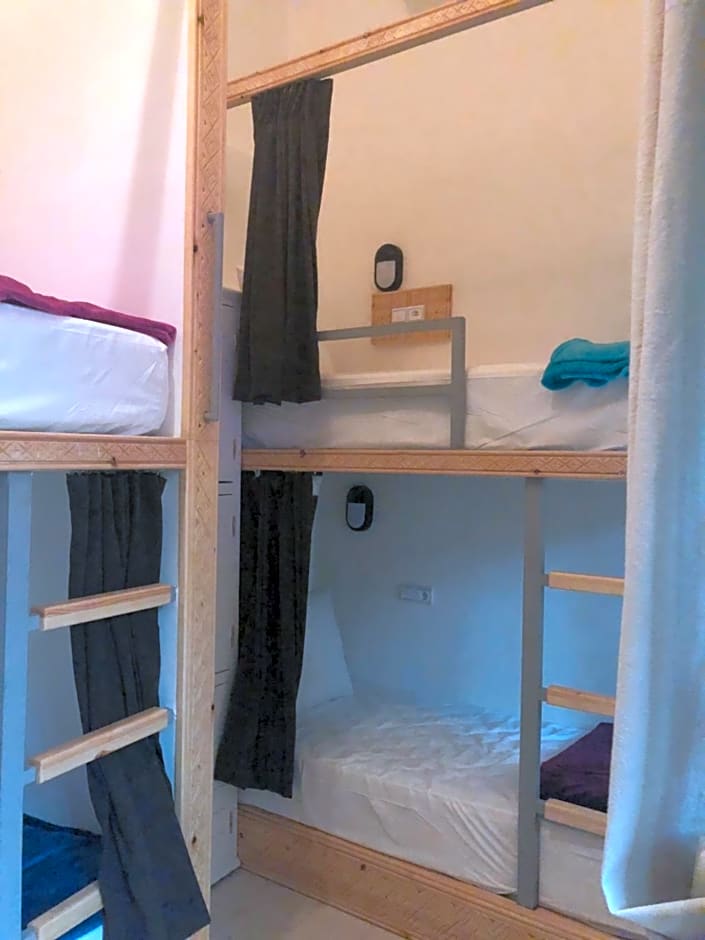 BED SQUARE Hostel