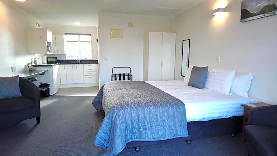 554 Moana Court Motel