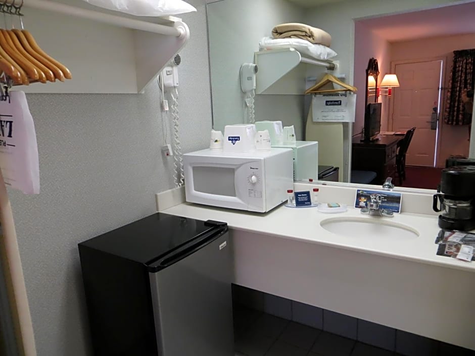 Travelodge by Wyndham Redding CA