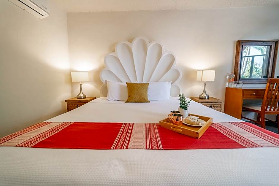 Hotel & Suites El Moro