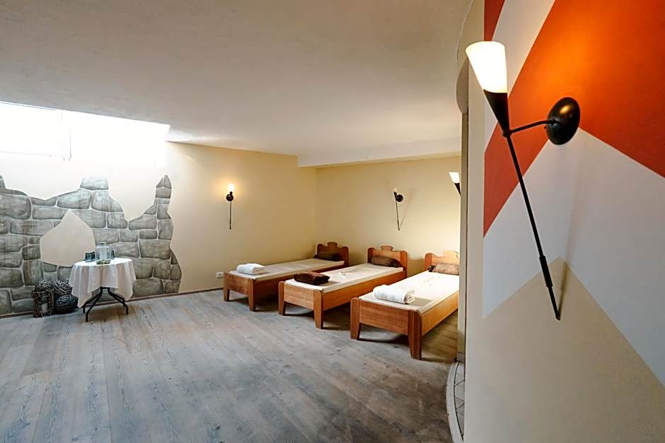 Saldur Small Active Hotel