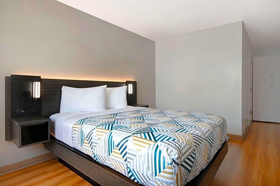 Motel 6-San Antonio, TX - South