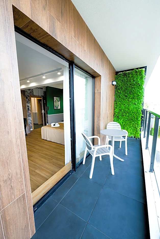 Aparthotel Green Concrete - Free Beach Bus