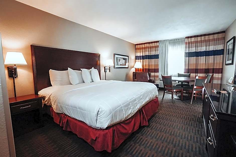 Lamplighter Inn and Suites - North