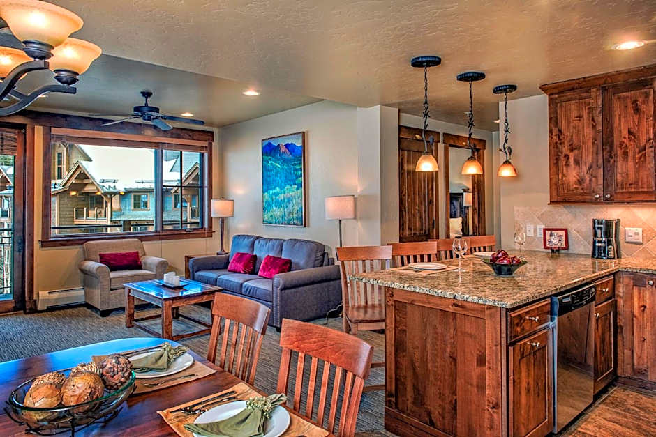 Grand Lodge on Peak 7