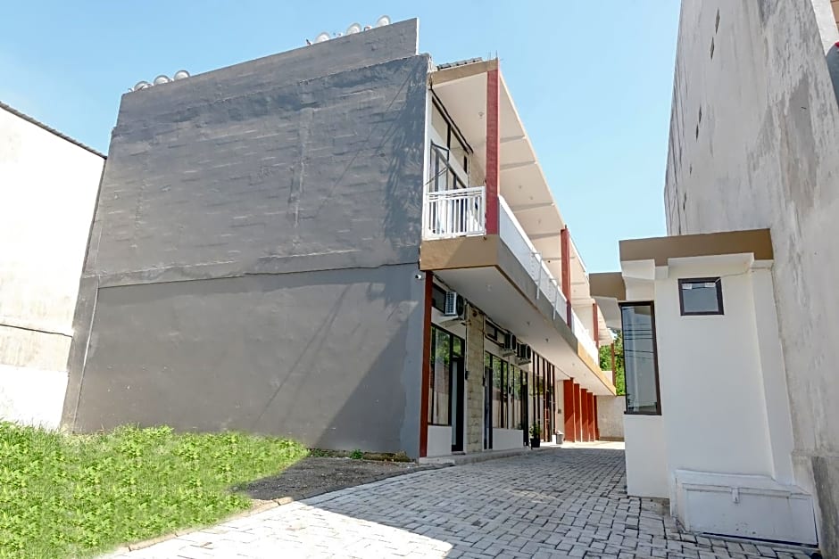 OYO 2798 Semeru Residence Syariah