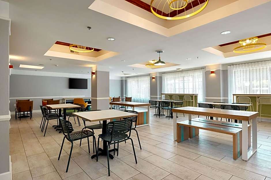 Spark by Hilton Savannah Airport