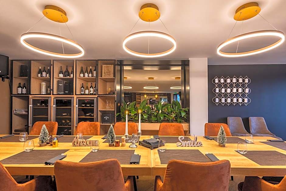 UpperHouse Suites & More