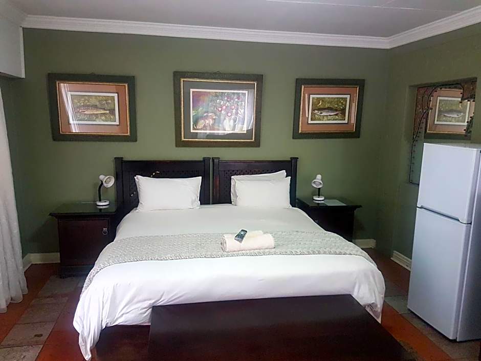 Izimbali Lodge and Restaurant