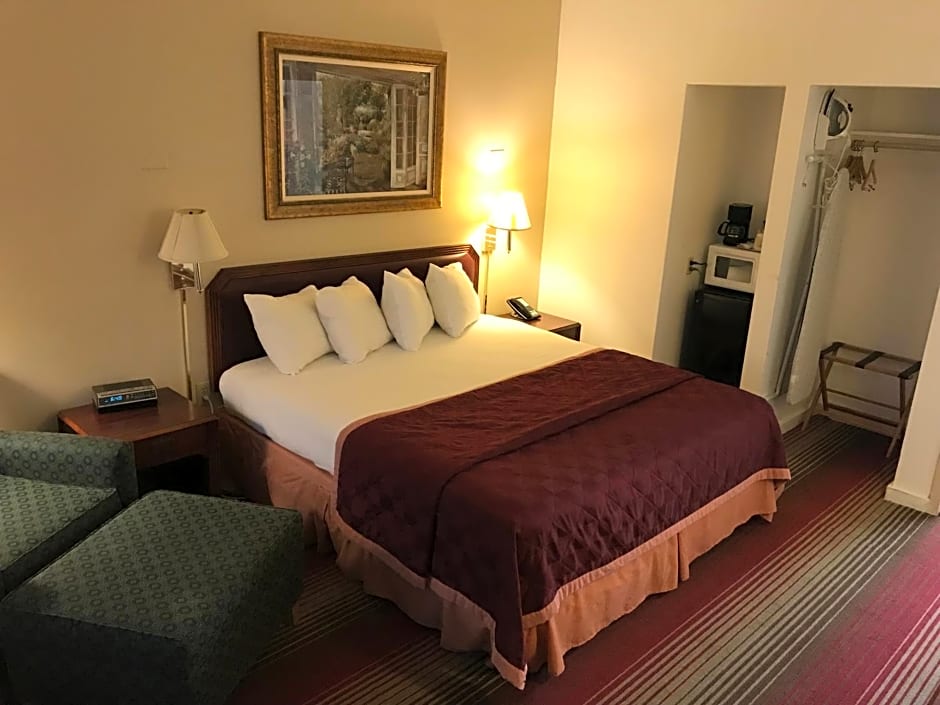 Elizabethan Inn