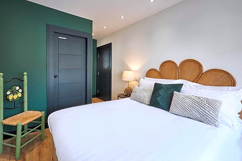 The Believe Boutique (Believe Bar & Bedrooms)