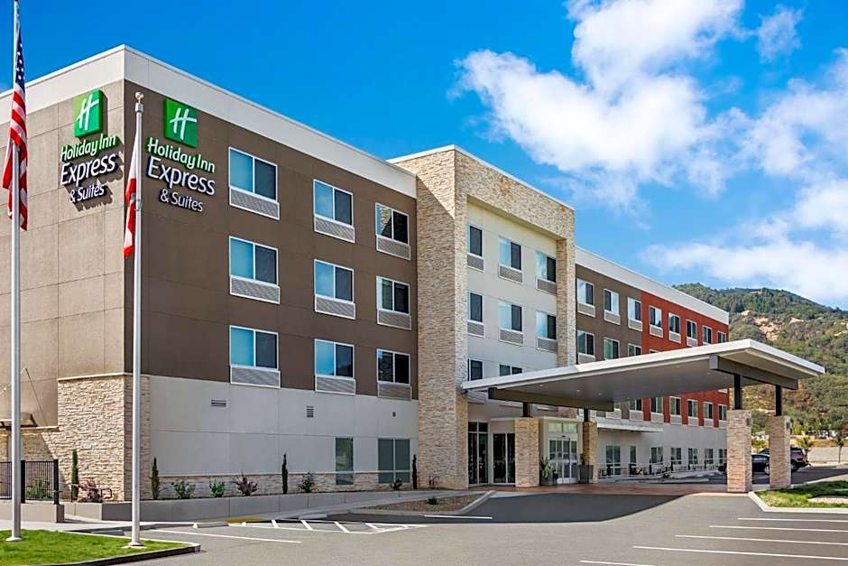 Photo 1 of 50 of Holiday Inn Express And Suites Ukiah By IHG