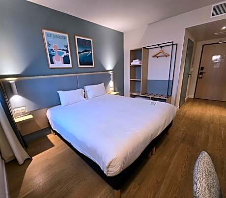 Superior Room - 1 King Bed