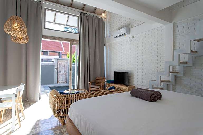 White Studio Villa