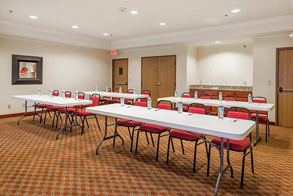 Super 8 by Wyndham St Robert Ft Leonard Wood Area