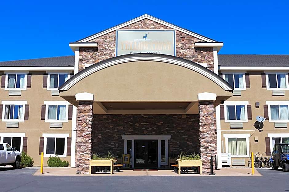 Yellowstone Park Hotel