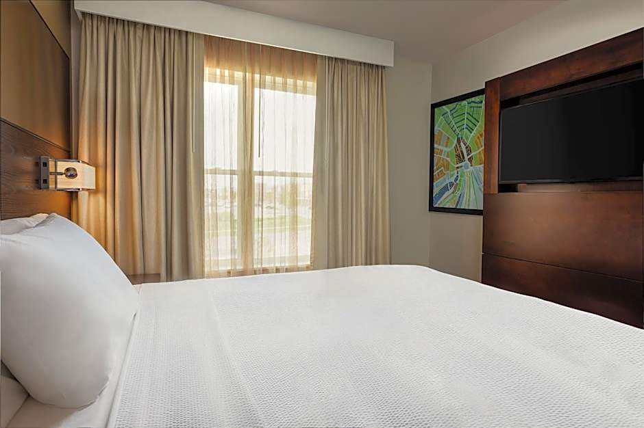 Residence Inn by Marriott Kansas City at the Legends